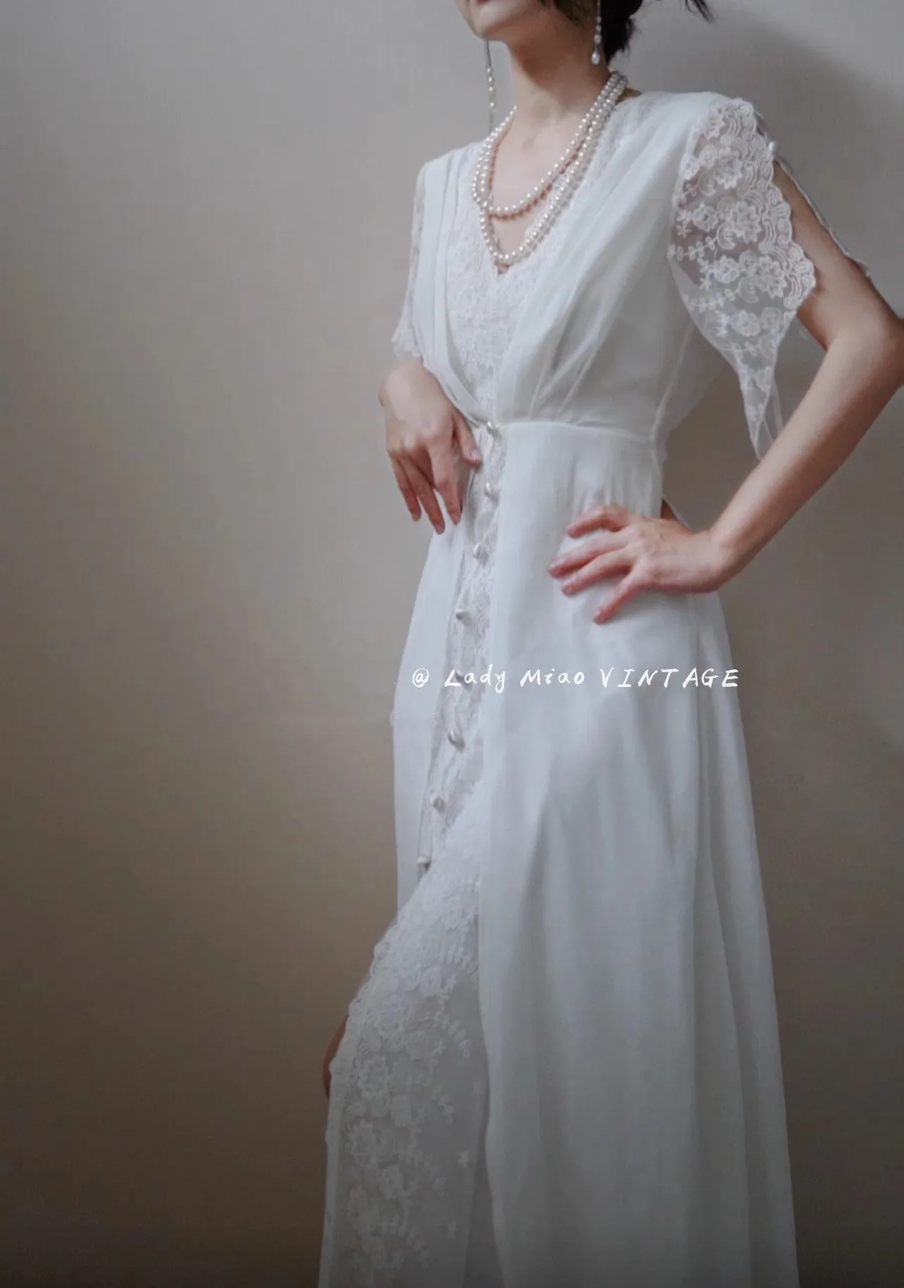 1930S Lace Trim V Neck Dress