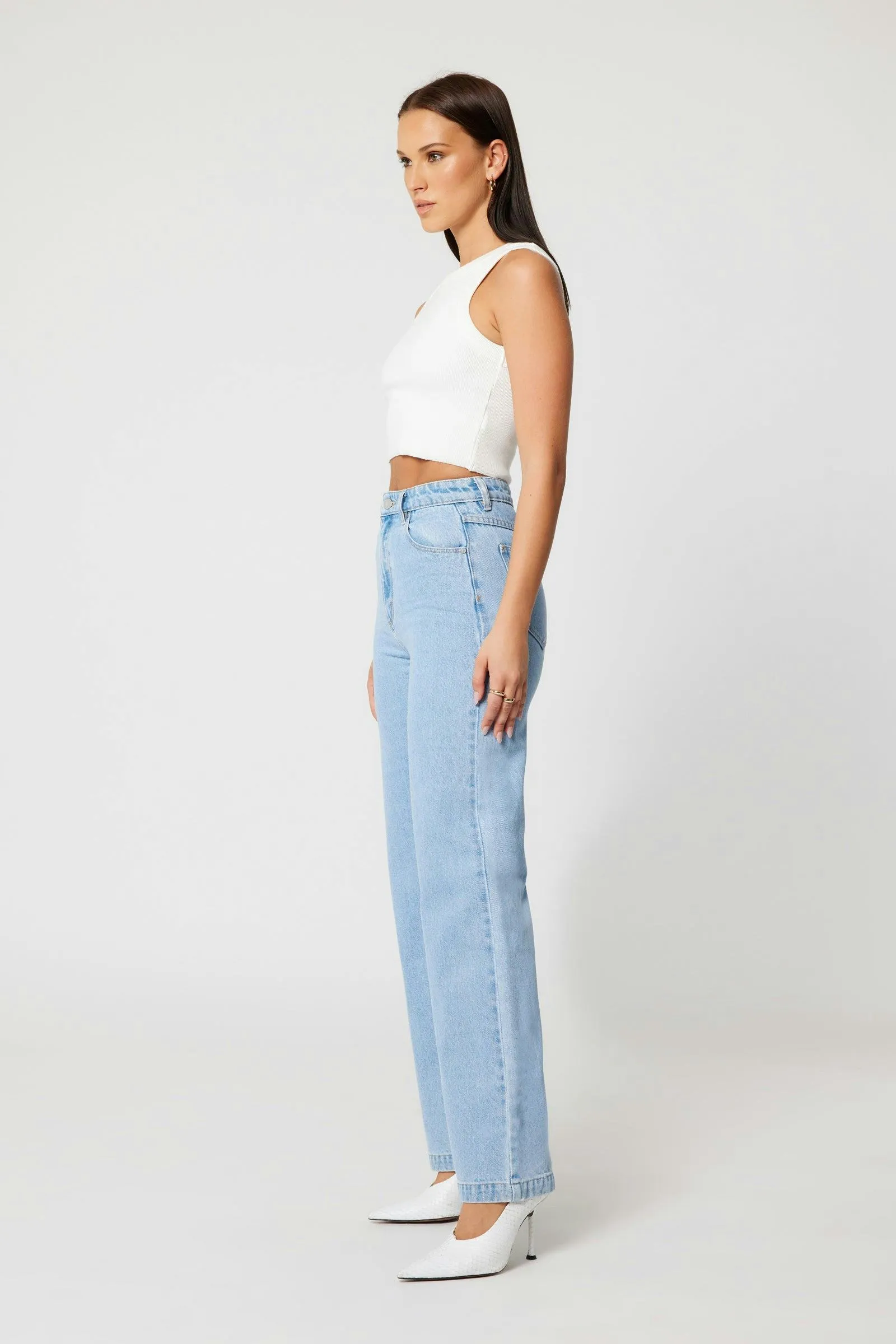 Abrand - 94 Wide Kendall Jean in Light Vintage Blue