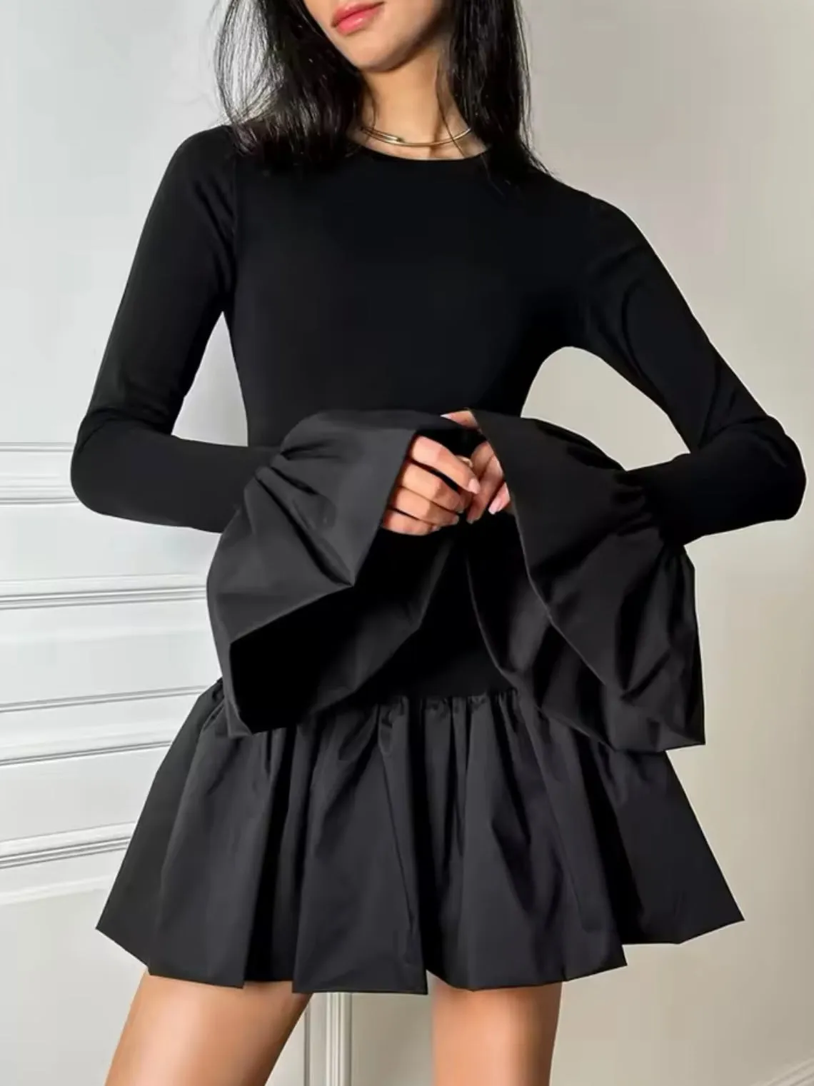 Black long sleeves ruffled mix fabrics short dress