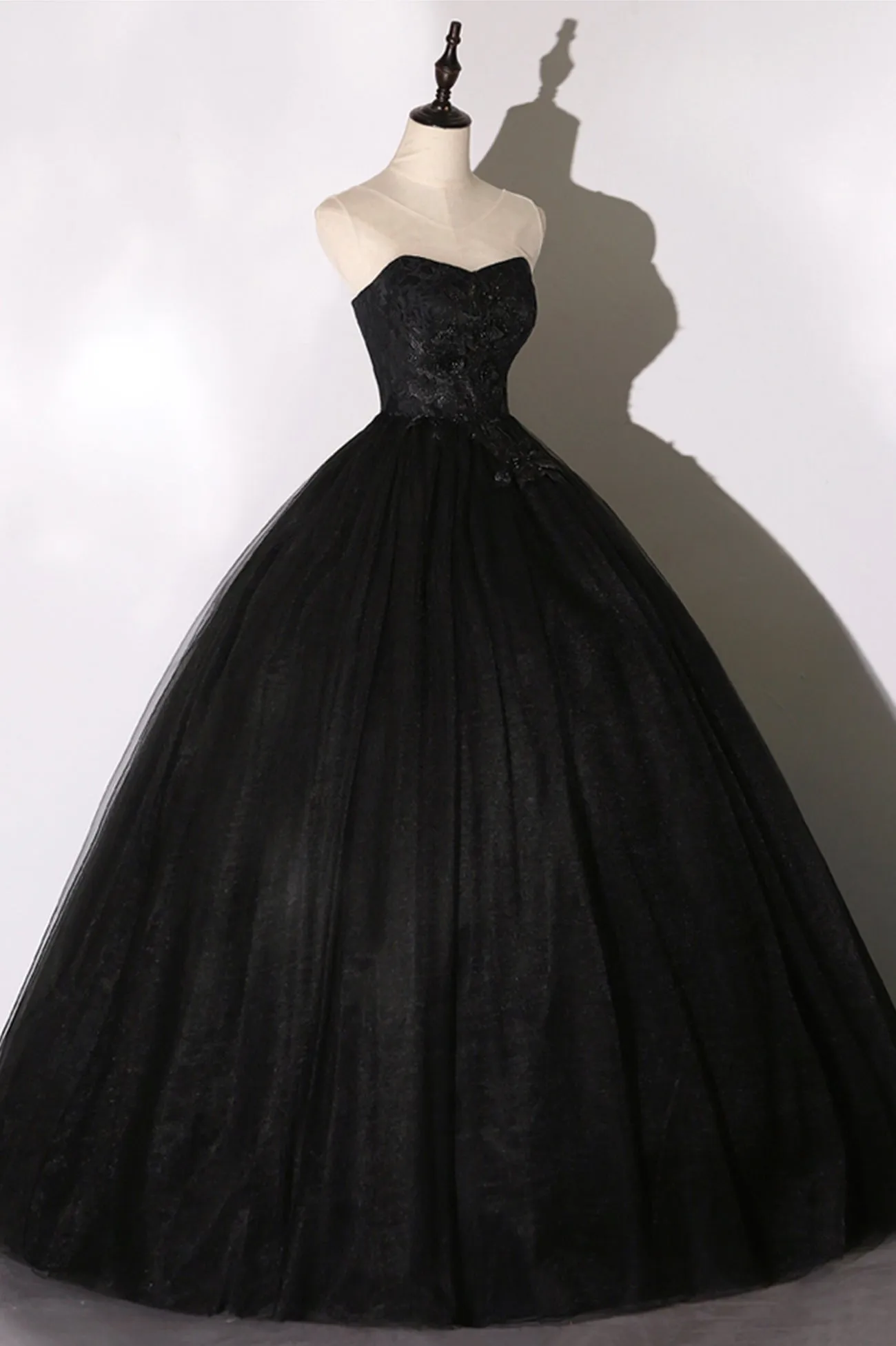 Black Scoop Neckline Tulle Lace Long Formal Evening Dress