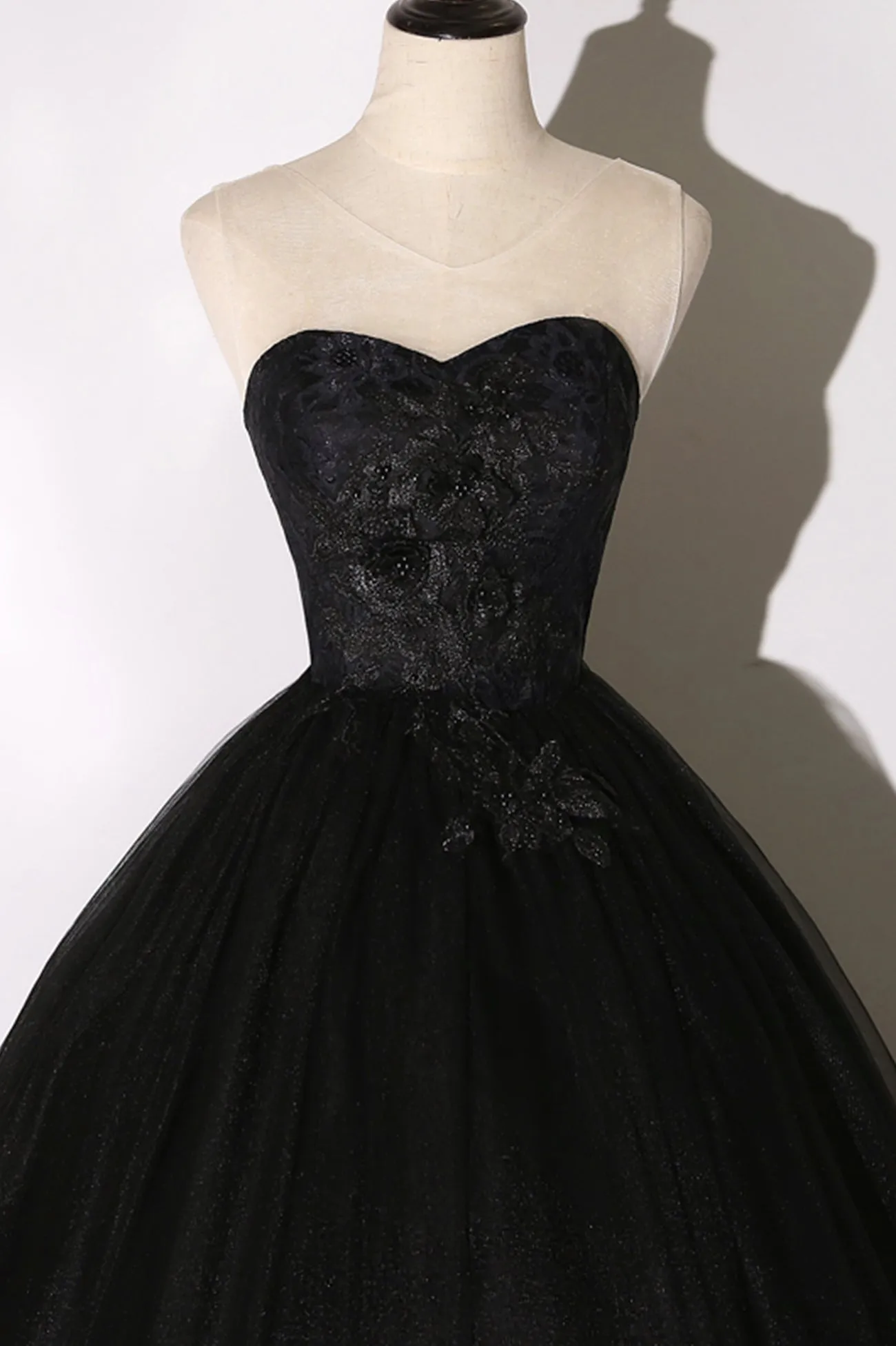 Black Scoop Neckline Tulle Lace Long Formal Evening Dress