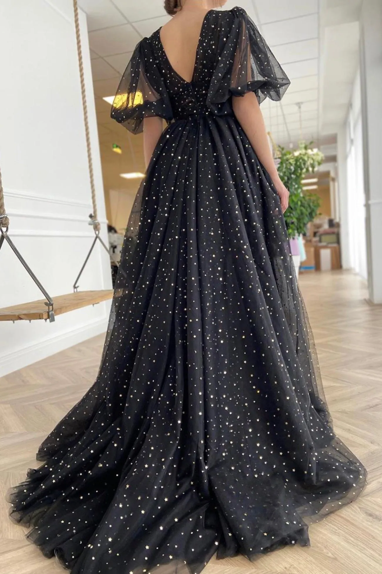 Black V-neck Tulle Long Prom Dress