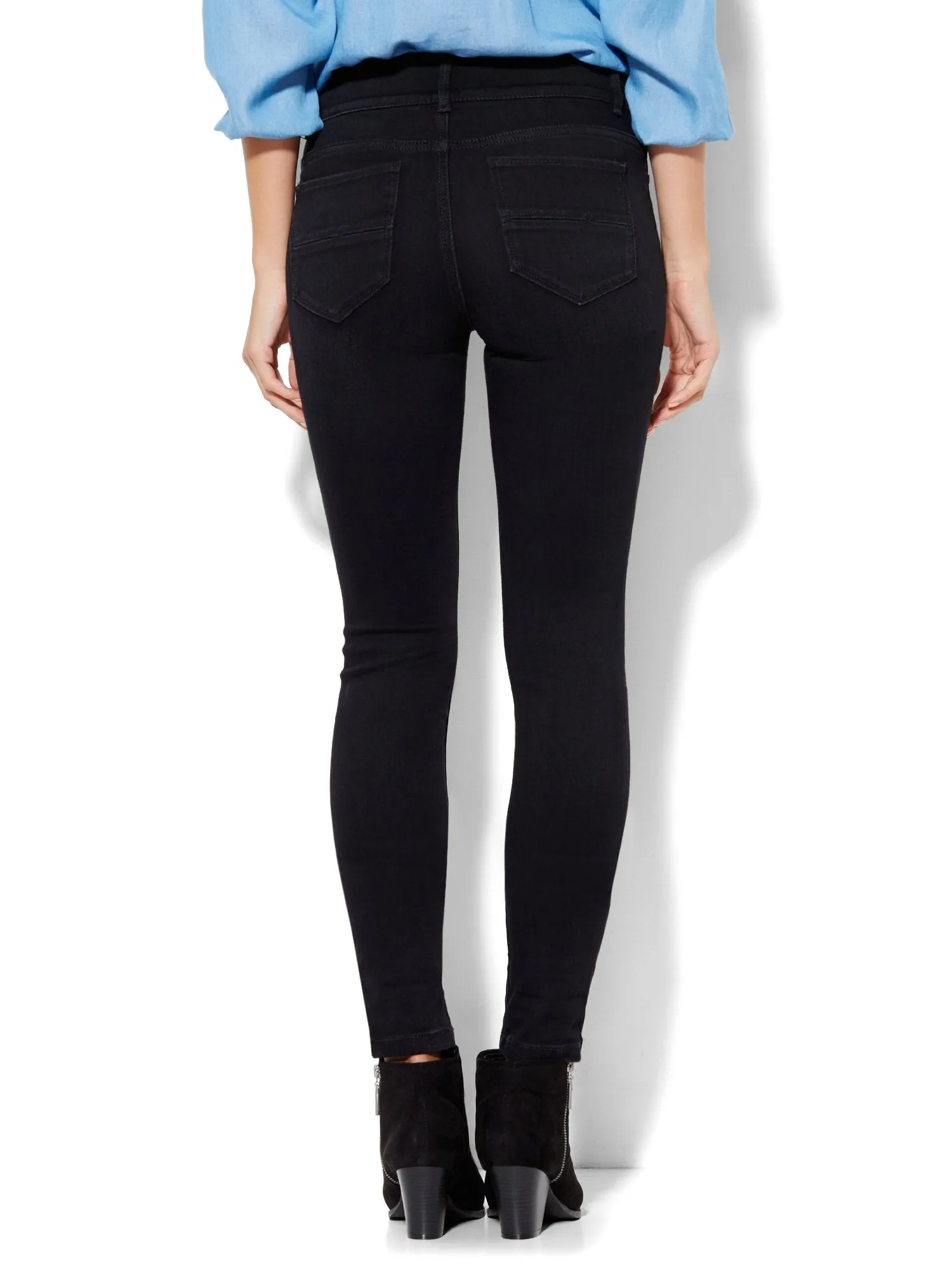 Destroyed High-Waisted SuperStretch Legging - NY&C Runway