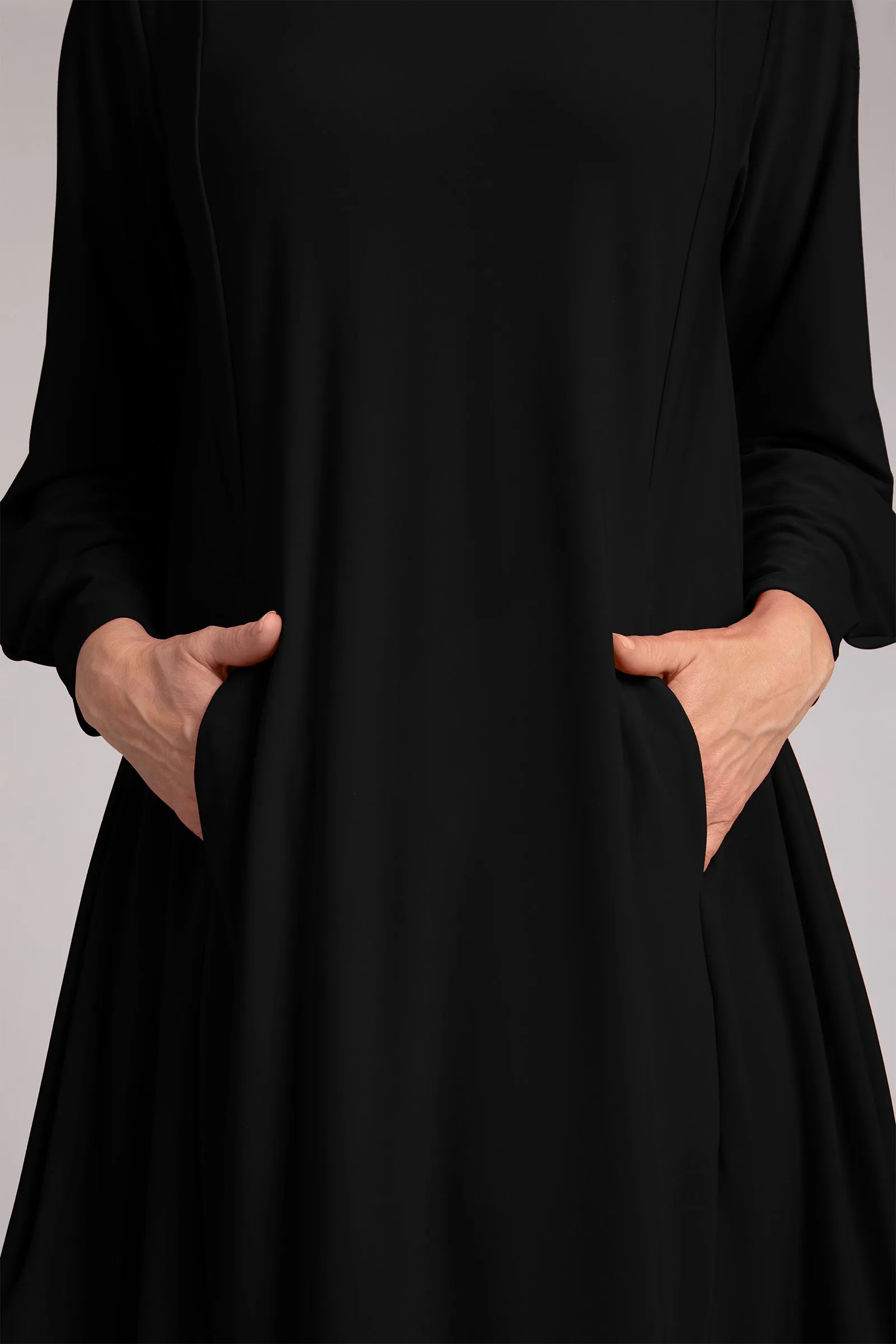 Easy Crew Neck Lantern Dress | Black