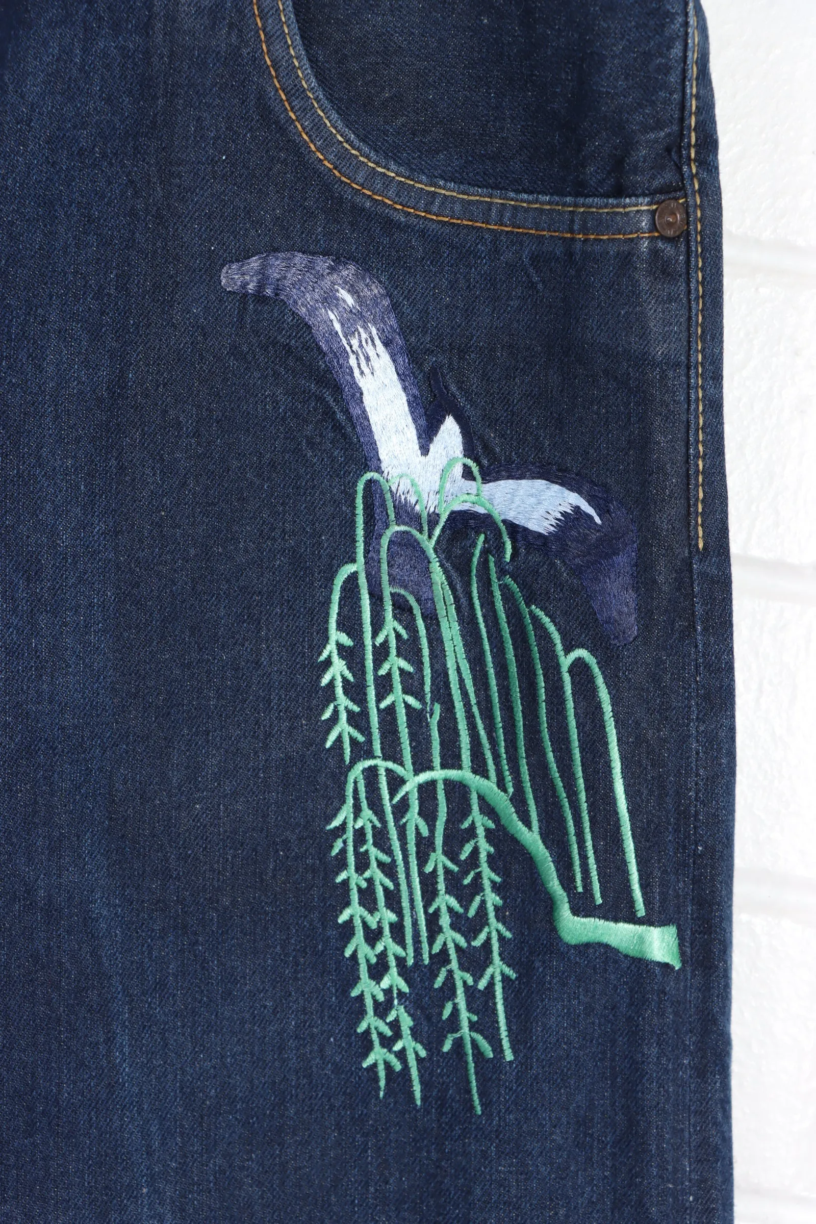 EVISU Heritage "Umi Yama" Embroidered Volcano Button Fly Jeans (38)