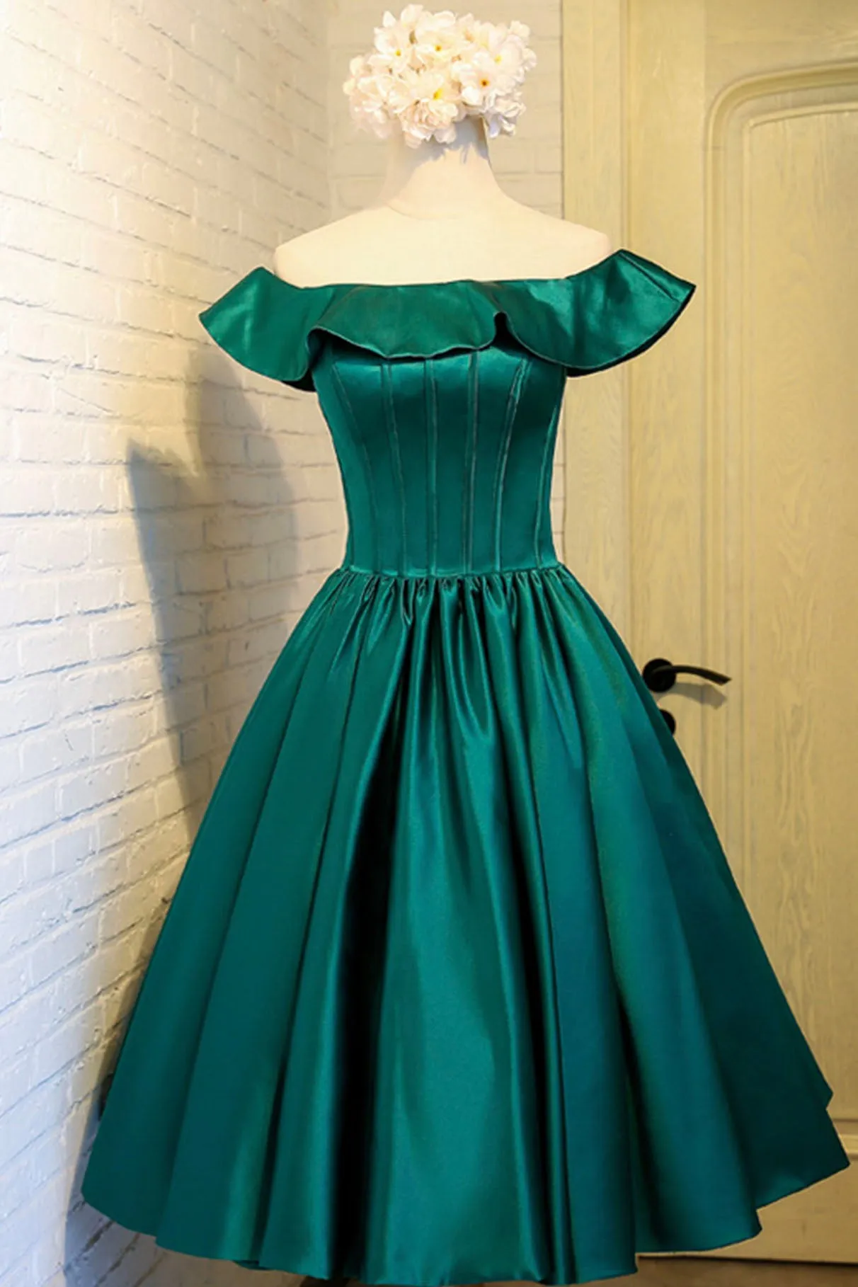 Green Satin Short Prom Dress, A-Line Off the Shoulder Evening Party Dress