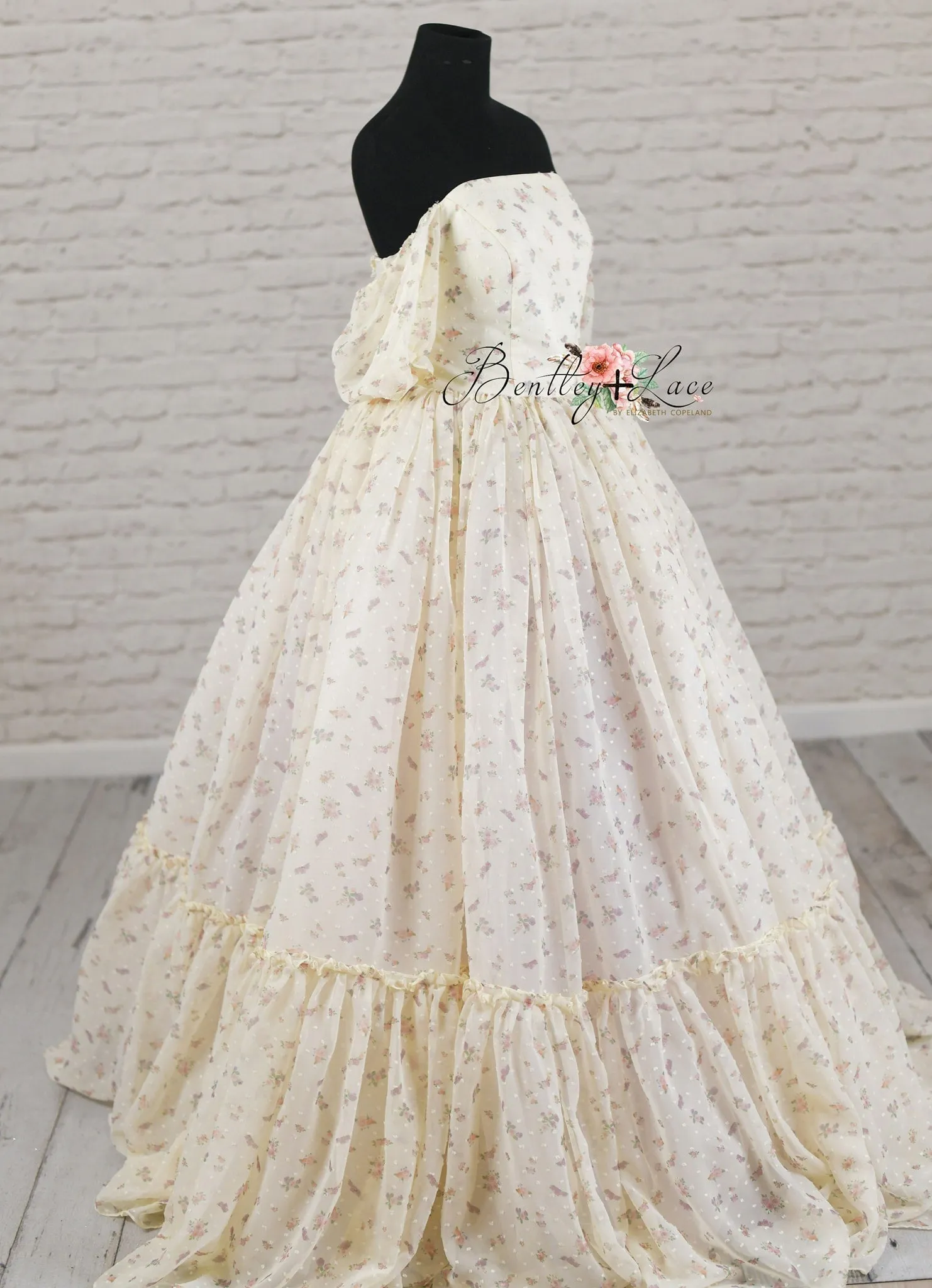 New Jardin De Fleurs- floor length - ivory floral ( 2-4 adult)