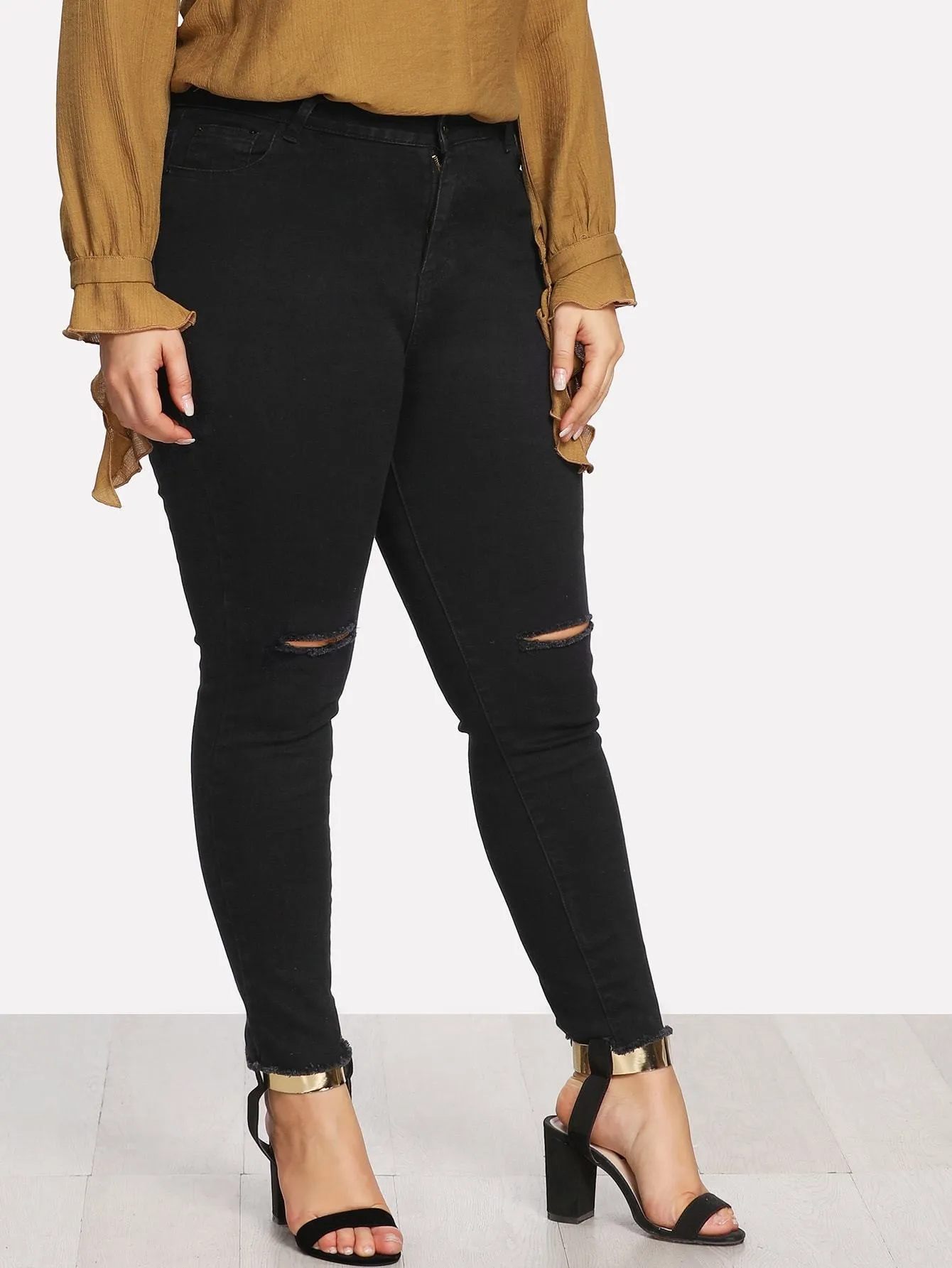 Plus Raw Hem Knee Ripped Jeans