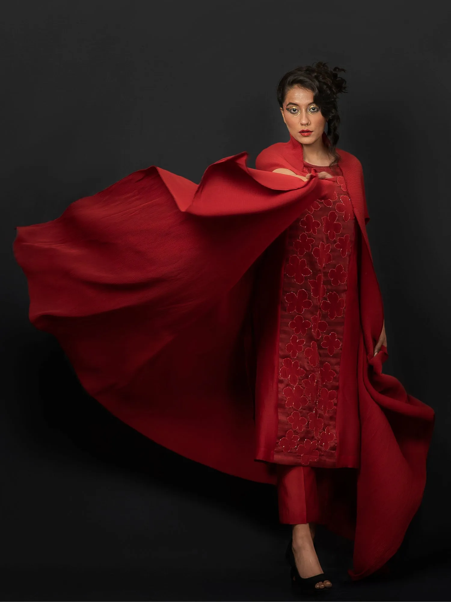 RED KURTA SET WITH CAPE