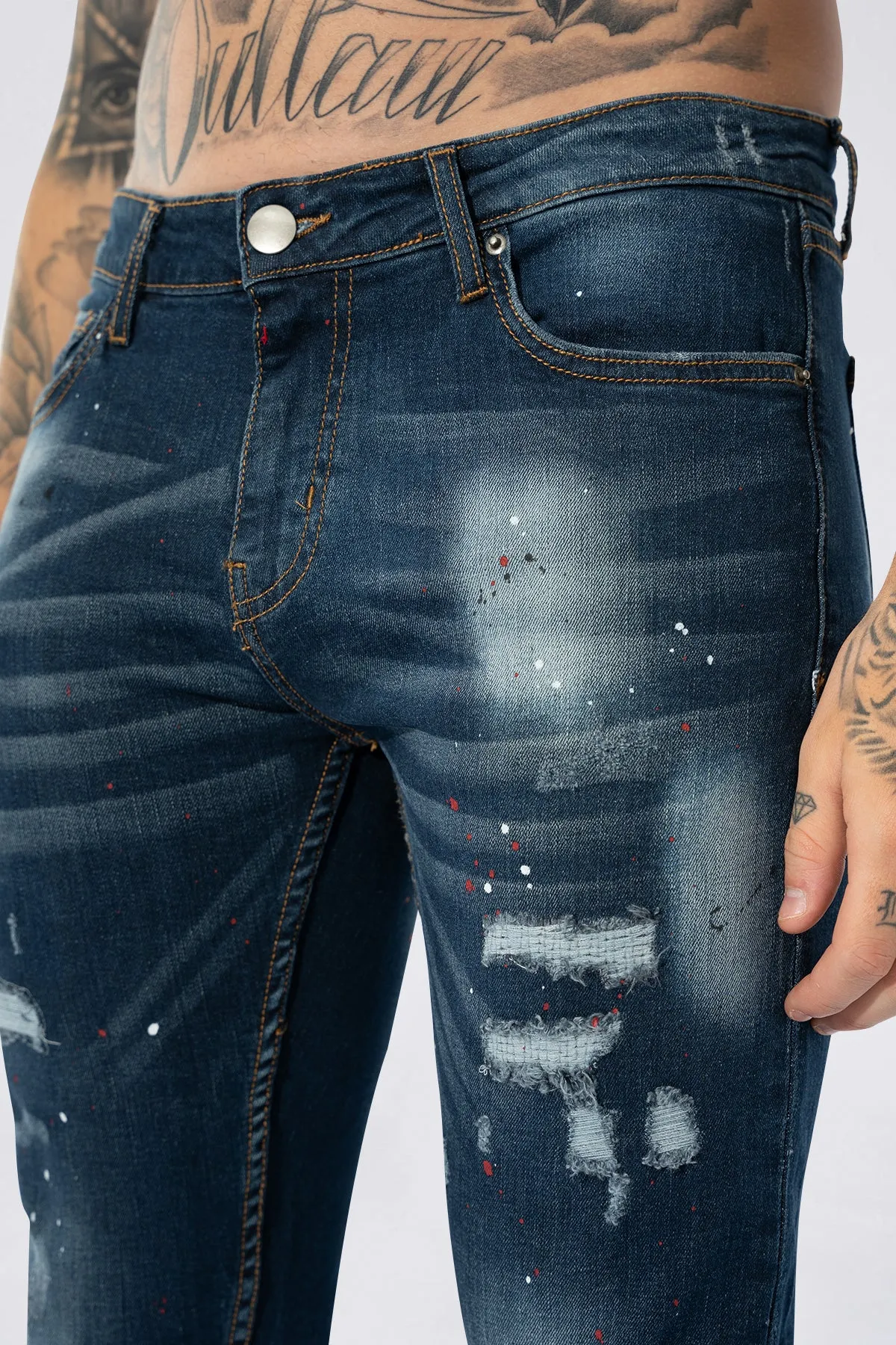 THE SANDRO SLIM FIT JEANS