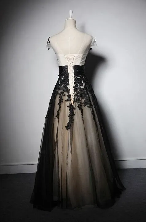 Wide V-Neck Black Lace Applique A-Line Tulle Maxi Prom Dress